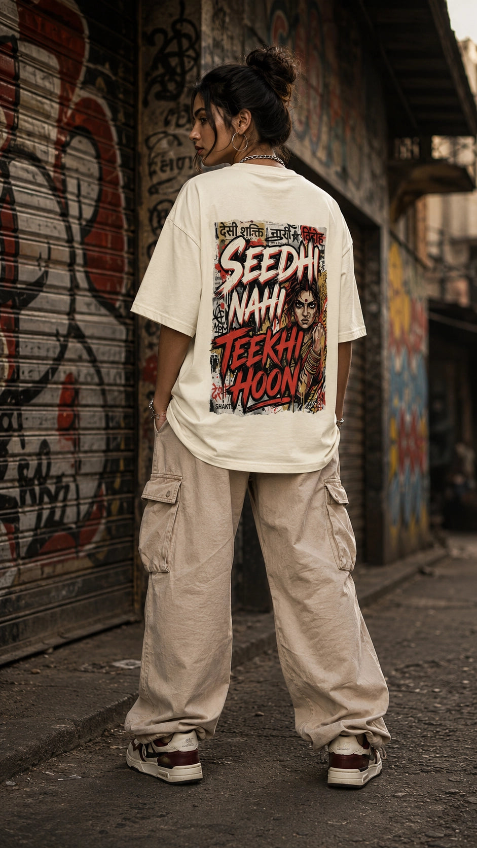 Seedhi Nahi Teekhi Hoon Oversized T-Shirt